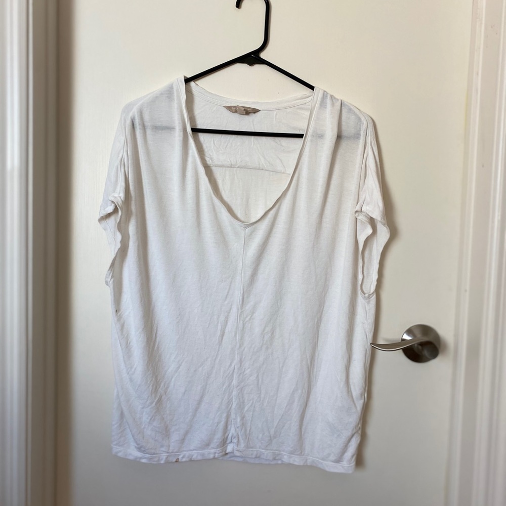 White oversized v-neck tee